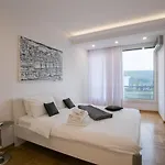 Апартаменты Seven Hills Riverside